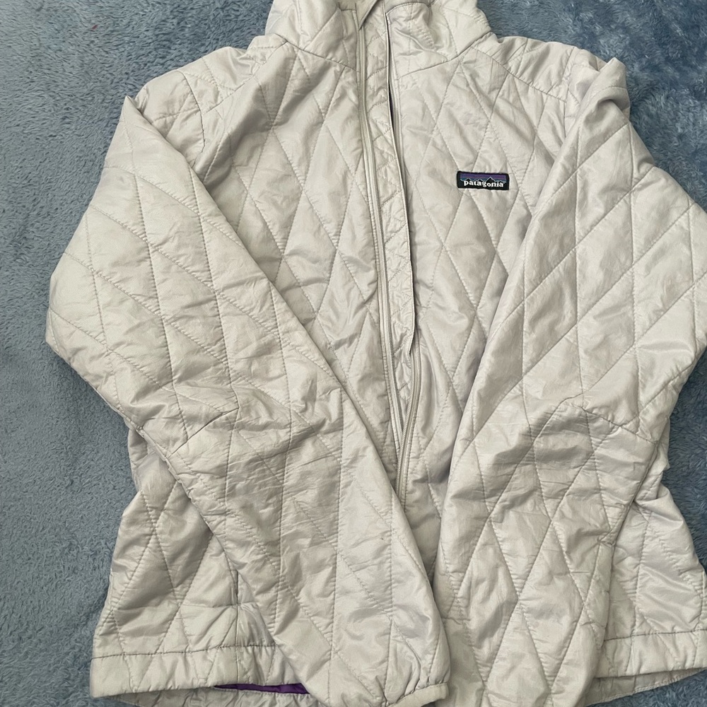 Patagonia Women's Off-White Quilted Puffer Jacket